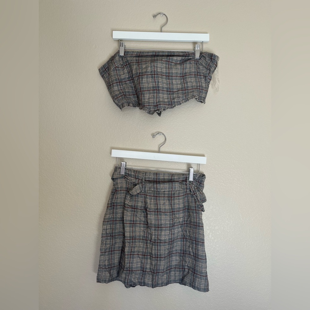 NWT American Eagle 
2-Piece Plaid Tie-Tube Top & Mini Skirt